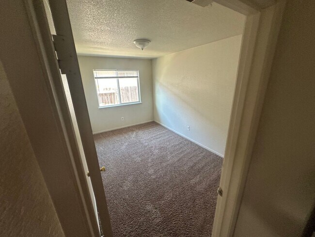 Building Photo - Four Bedroom Two Bathroom Home for Rent