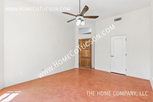 Building Photo - 1921 S Doubletree Ln