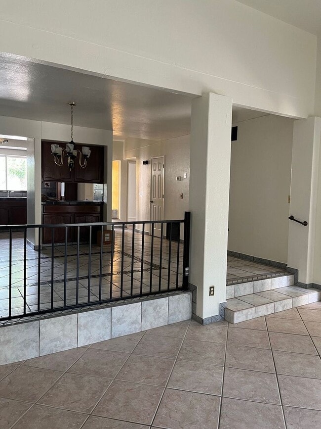 Building Photo - 2 bedroom 2 bath condo