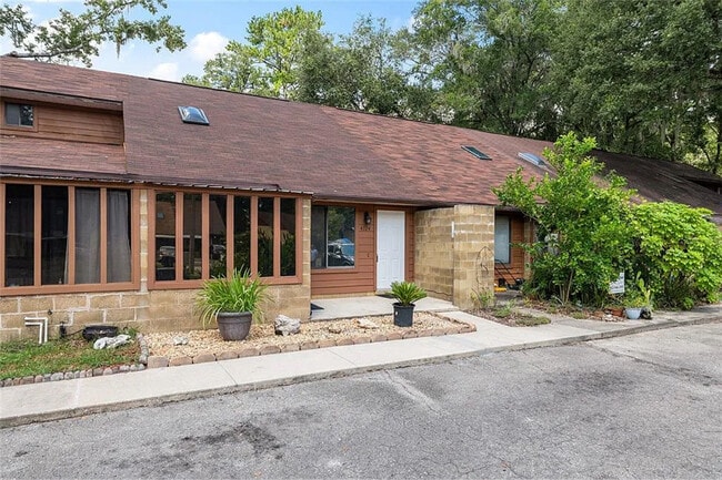 Building Photo - 4724 SW 67th Terrace