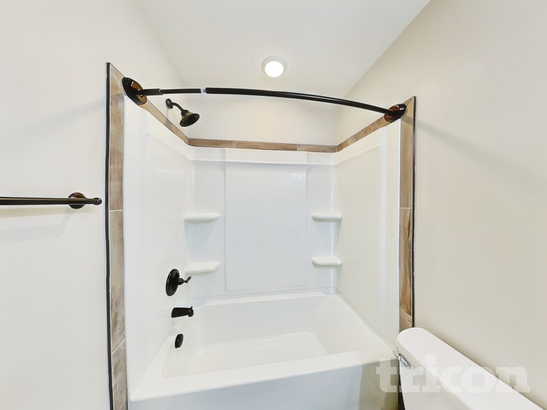 Building Photo - 492 Woodtrace Dr