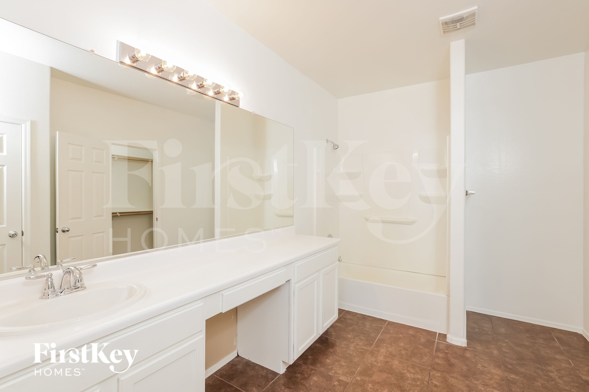 Building Photo - 5230 W Cochise Dr