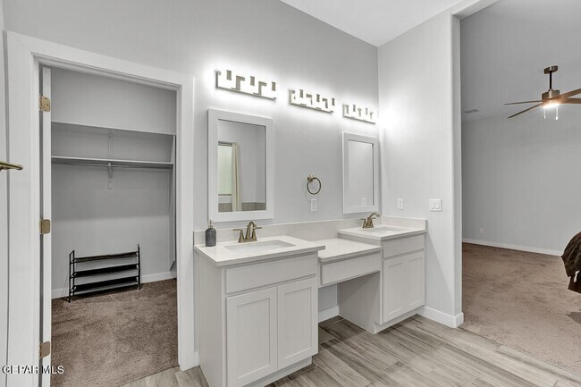 Building Photo - 13405 Emerald Glass Dr