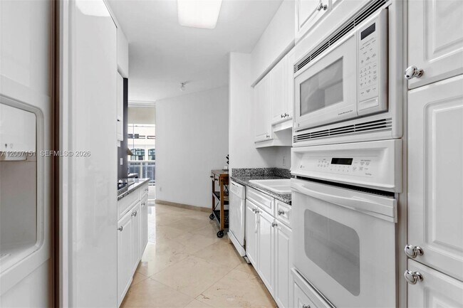 Building Photo - 4779 Collins Ave