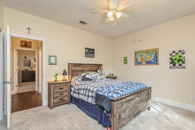 Building Photo - Spacious 3BR home with gorgeous finishes!!...