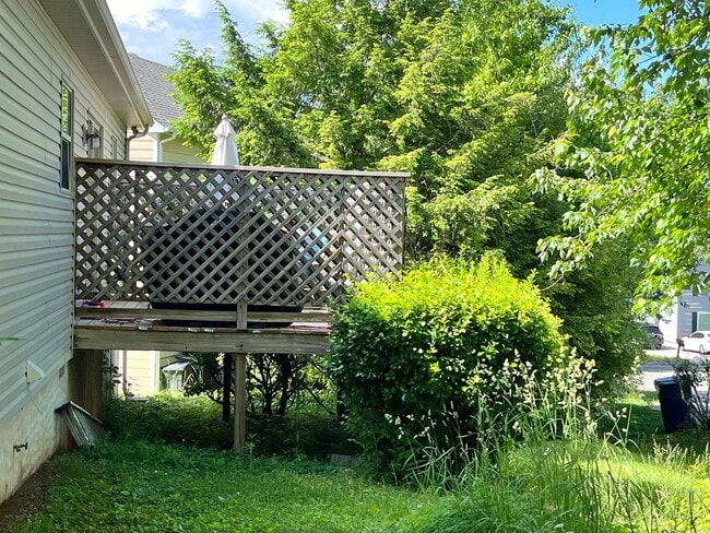 Building Photo - 3BR 2BA One level, West Knox off Westland