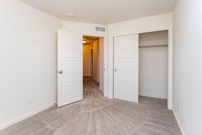 Building Photo - Move-In Ready Home in Desirable Banning Lewis Ranch!!