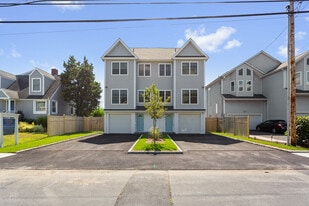 Building Photo - 928 Reef Rd