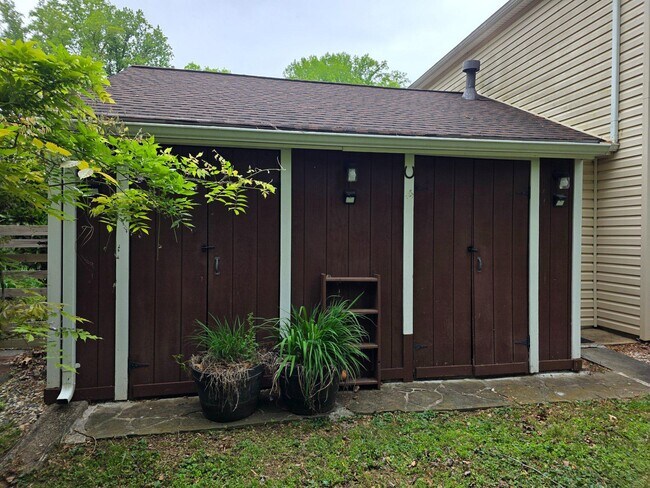 Building Photo - 8120 Paisley Pl