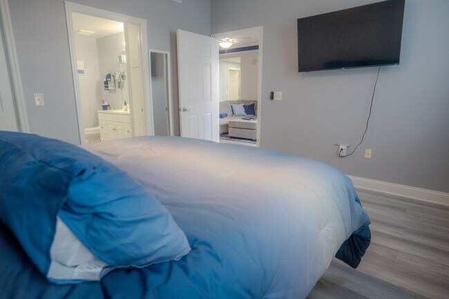 Building Photo - 3/2~Soho St ~ Resort Style Living!!!
