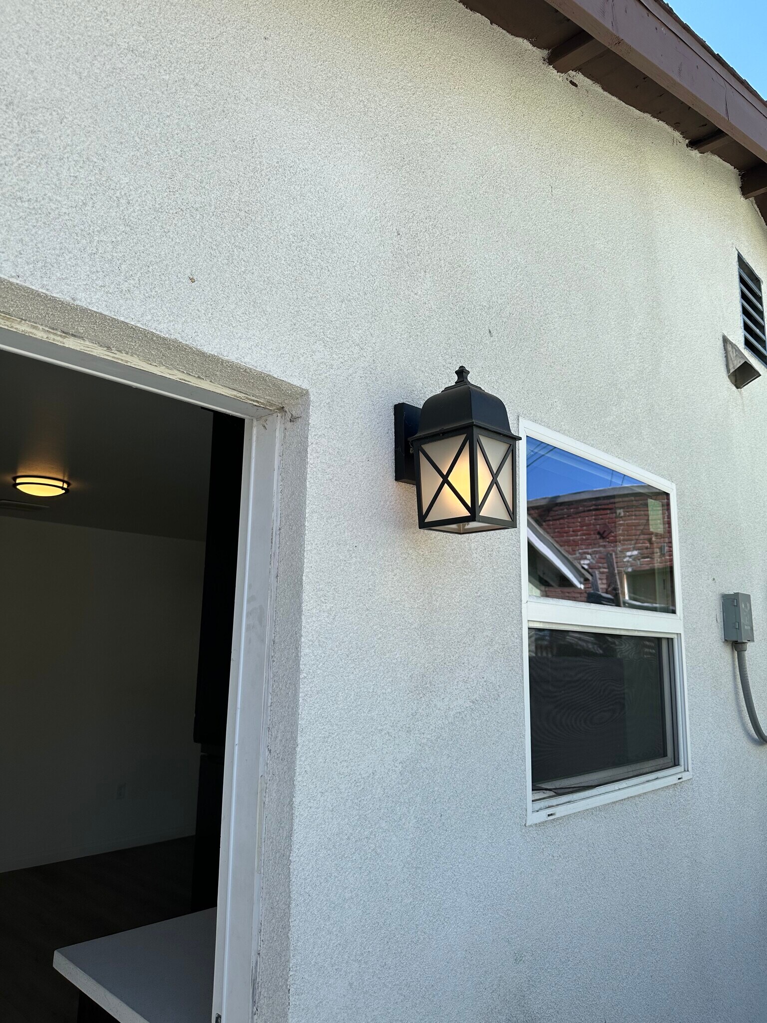 Building Photo - 1351 E 41st Pl