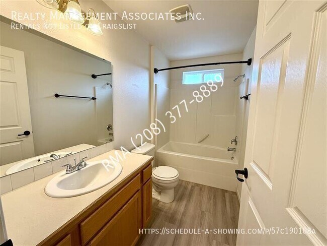 Building Photo - 10054 W Garverdale Ln