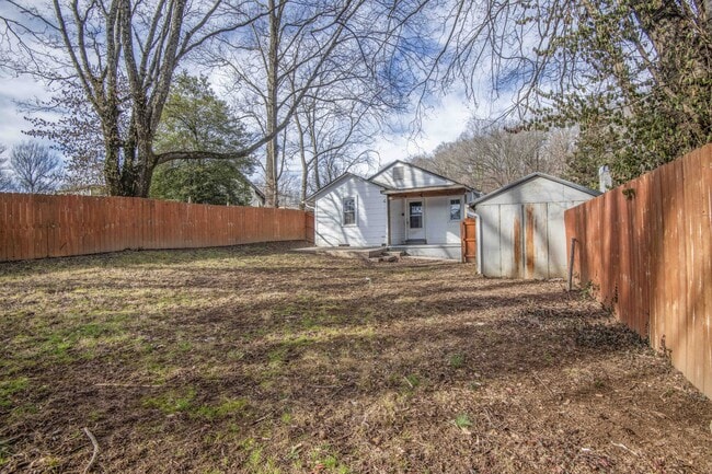 Building Photo - 1148 Baker Ave