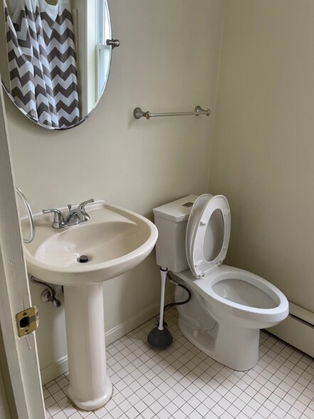 Building Photo - 5149 Fifth Ave