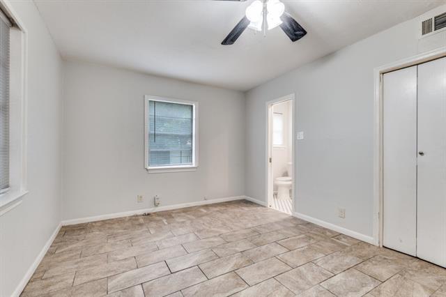 Building Photo - 1817 Oakhurst Dr