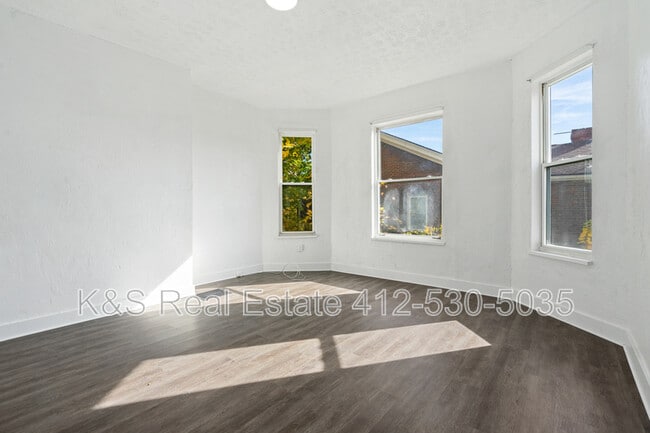 Building Photo - 922 Hill Ave