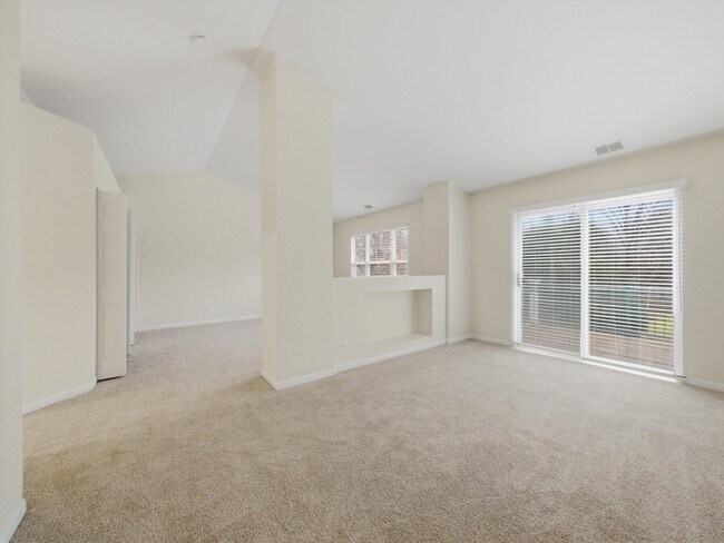 Building Photo - 399 Pine Lake Cir