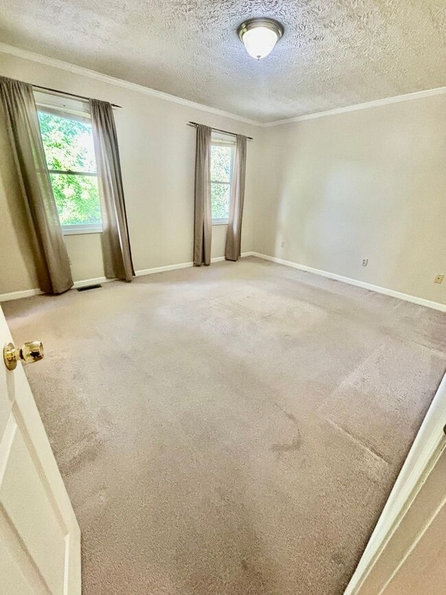 Building Photo - 3 Bedroom Home in Danville!