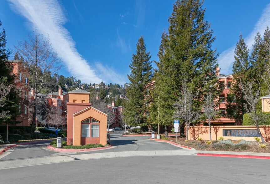 Building Photo - 320 Caldecott Ln