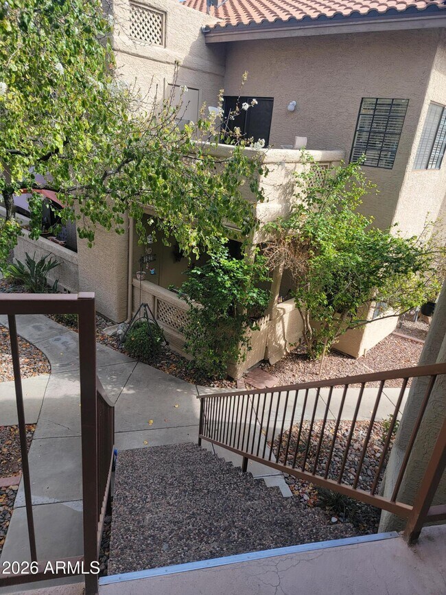 Building Photo - 930 N Mesa Dr