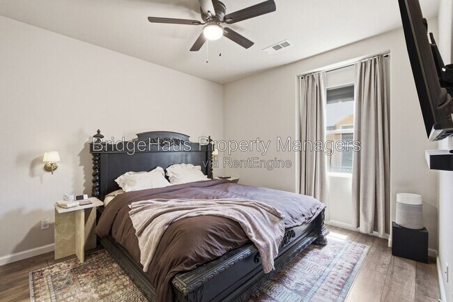 Building Photo - 425 S Meadowbrook Dr