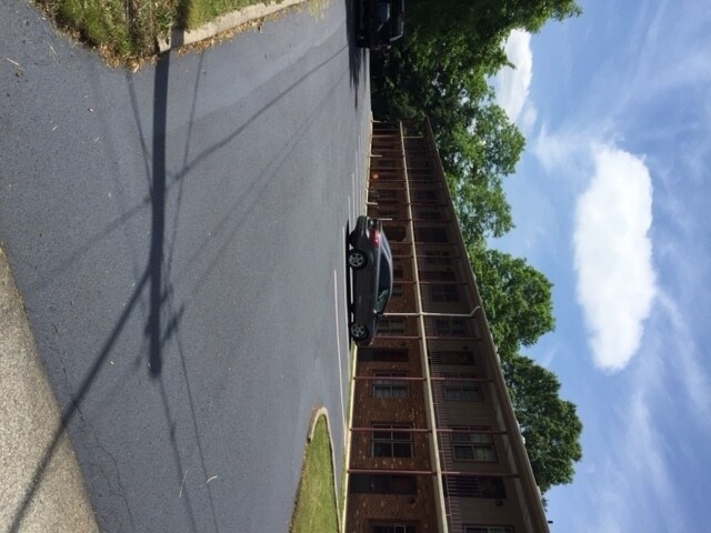 Building Photo - 128 Charles St