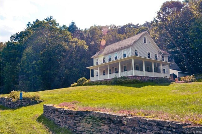 Building Photo - 739 Blue Hill Rd