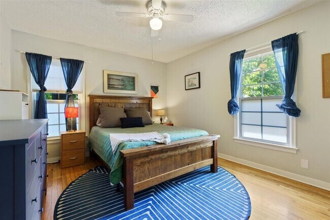 Building Photo - 5711 Chesterfield Ave