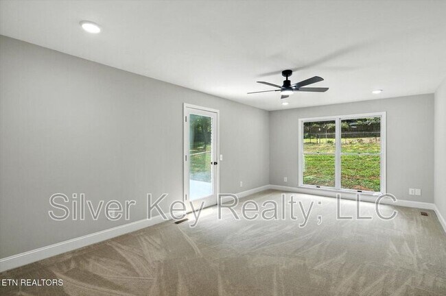 Building Photo - 1113 Springfield Dr