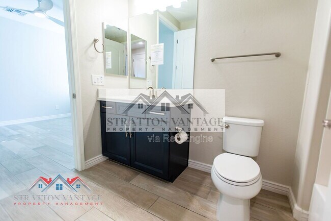 Building Photo - 5100 E Rancho Paloma Dr