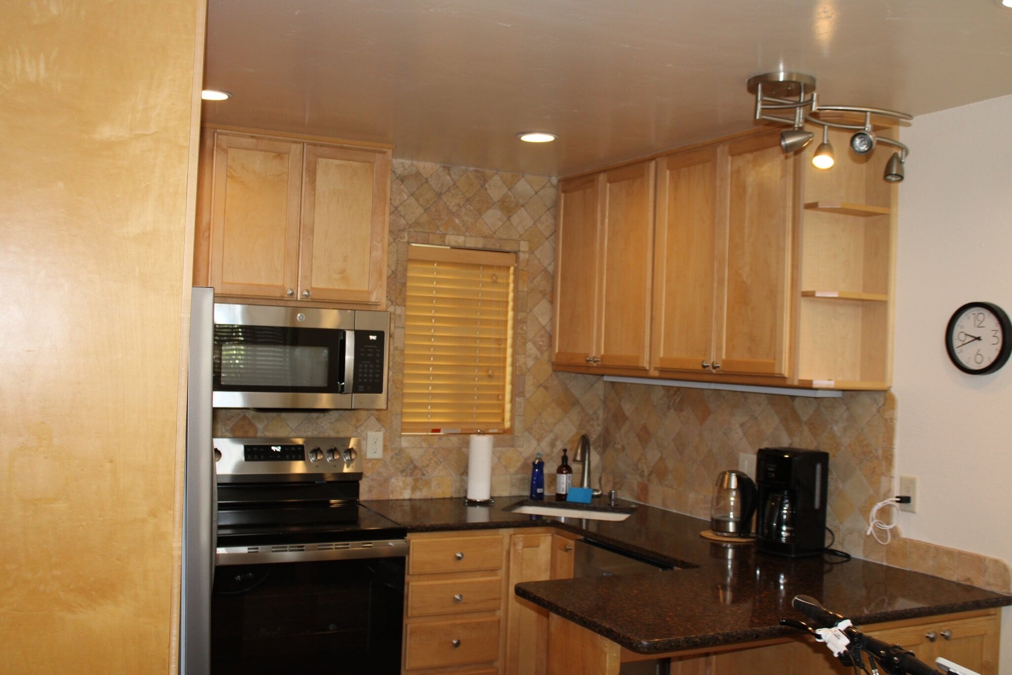 Building Photo - 2459 Indian Springs Ln
