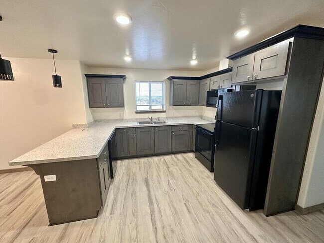 Building Photo - 1044 Enterprise Dr