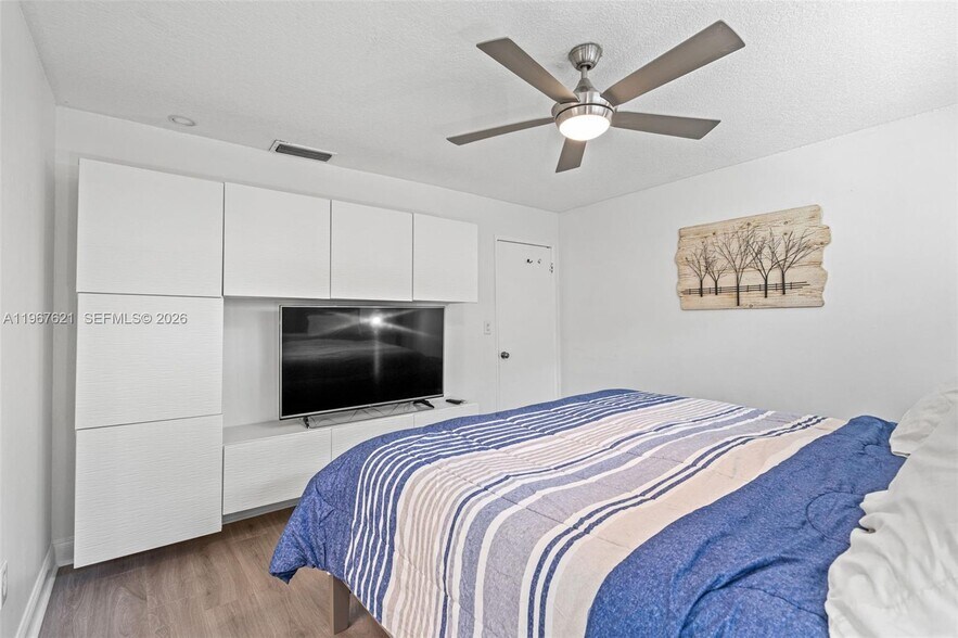 Building Photo - 9439 SW 123rd Avenue Ct