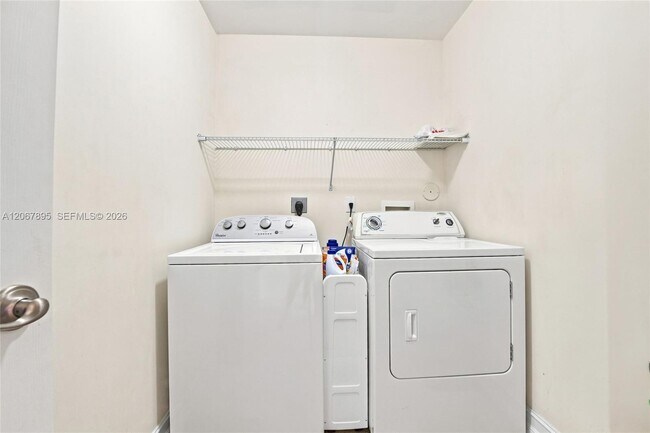 Building Photo - 1419 SW 21st Ct