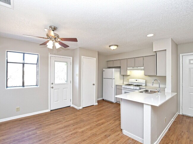 Building Photo - "Cozy Living at 301 Algerita: Charming 2-B...