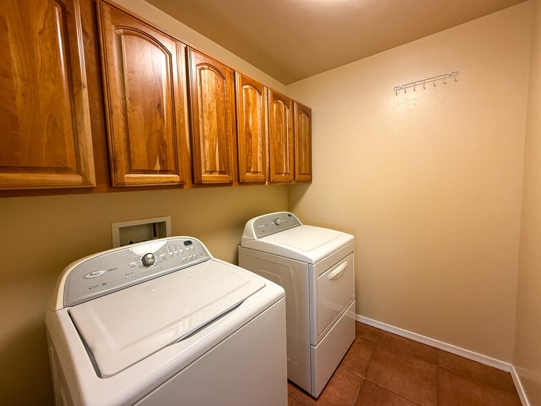 Building Photo - 2771 N Saramano Ln