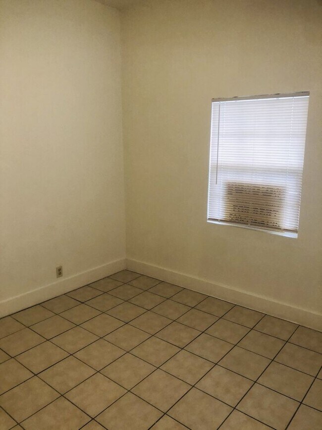 Building Photo - 1550 Montgomery St