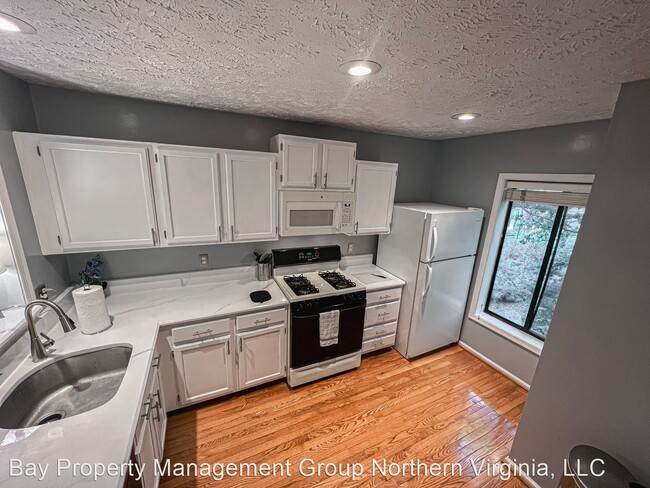 Building Photo - 1 br, 1 bath House - 2239 Hunters Run Dr