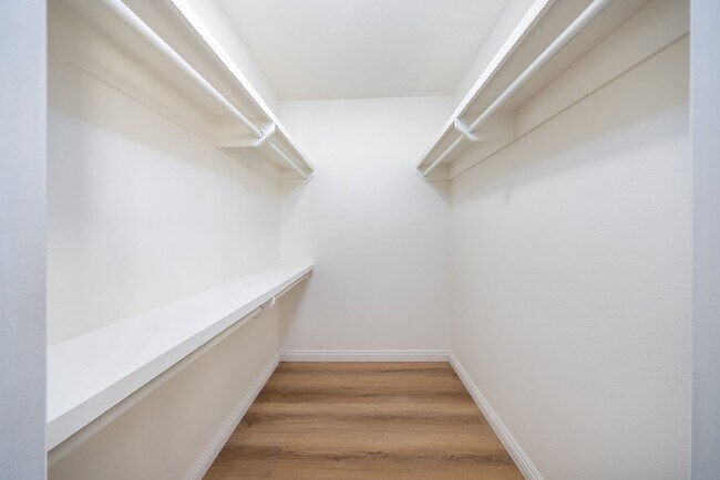 Building Photo - SPACIOUS 3 BED 2BATH UNIT LOCATED IN DESIRABLE MONTEREY PARK LOCATION!!