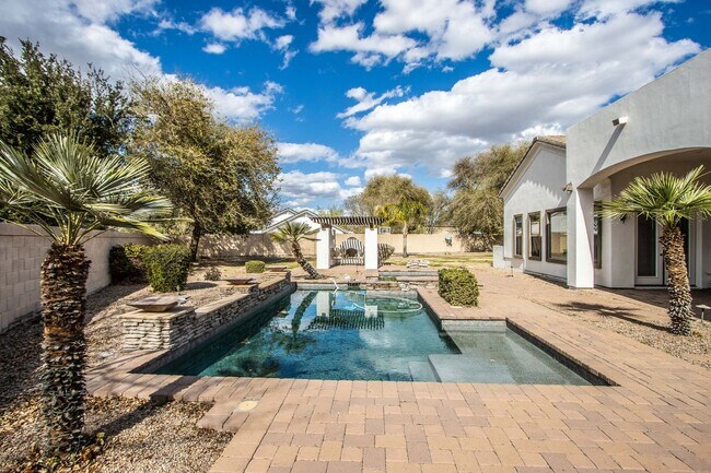Building Photo - Oh Wow!! Beautiful 5BR/3.5BA Custom Home w...