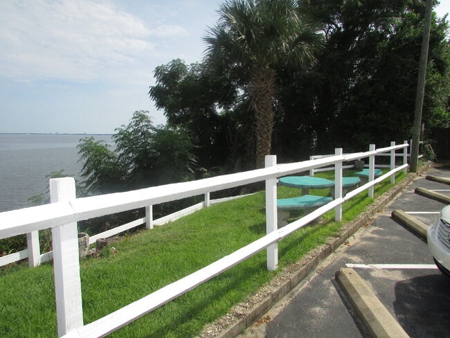 Building Photo - Bayfront Living Minutes from Downtown, NAS...