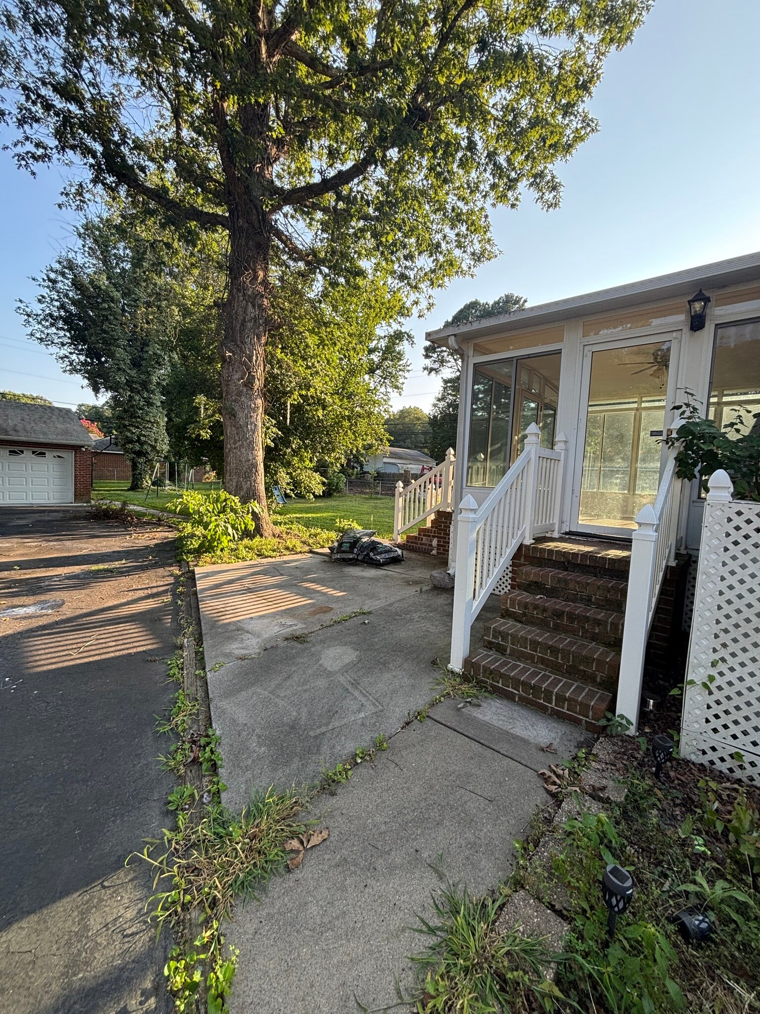 Patio - 2925 Stanwix Ln