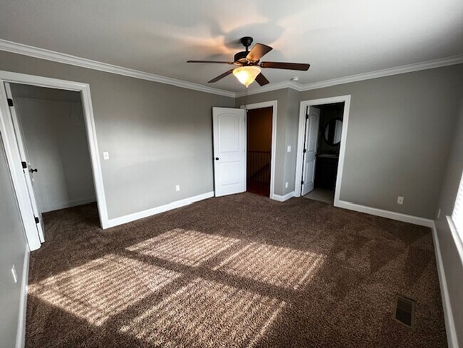 Building Photo - Move in Special, 1/2 off first months rent! Beautiful 2 Bedroom 2.5 Bathroom townhouse