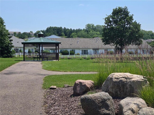 Building Photo - 7445 Timber Crest Dr S