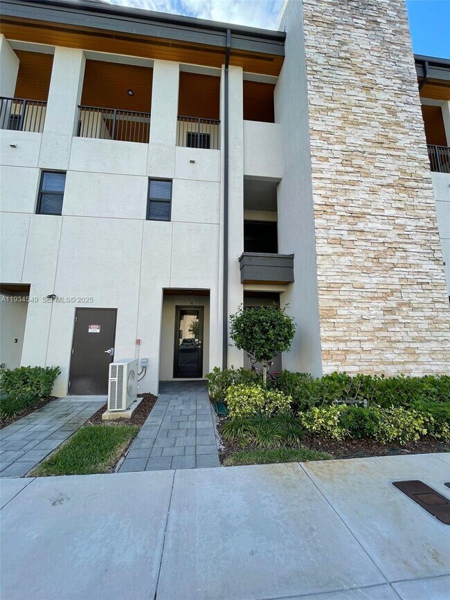 Building Photo - 10443 NW 82nd St