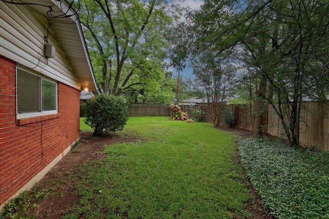 Building Photo - 8609 Melshire Dr