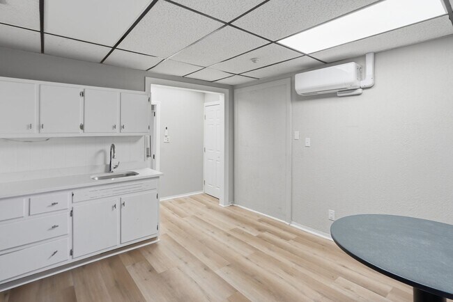 Building Photo - 20-24 Main St - Unit 3