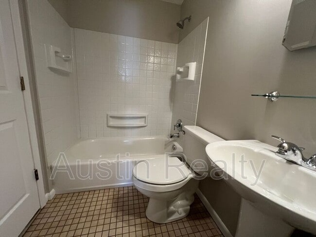 Building Photo - 4436 Picajune Ave