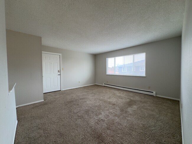 Building Photo - 2116 Friendship Pl