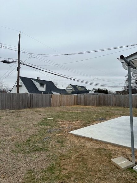 Building Photo - 43 Towpath Rd